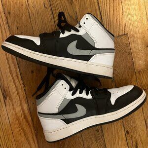 Jordan 1 Mid 'White Shadow' Size 5.5Y/7W